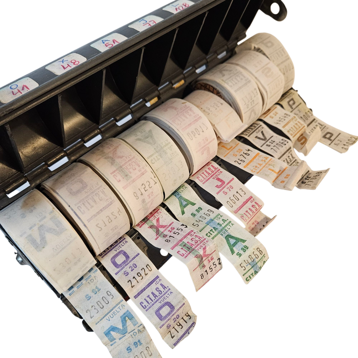 Boletera con rollos de boletos