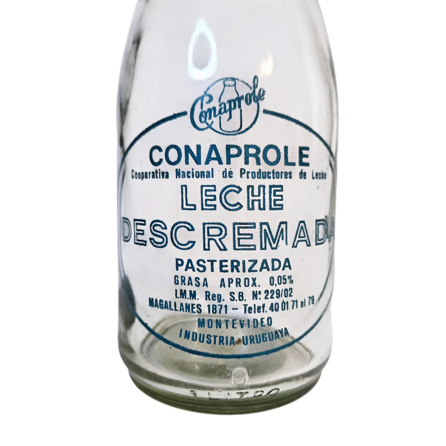 Botella leche descremada Conaprole