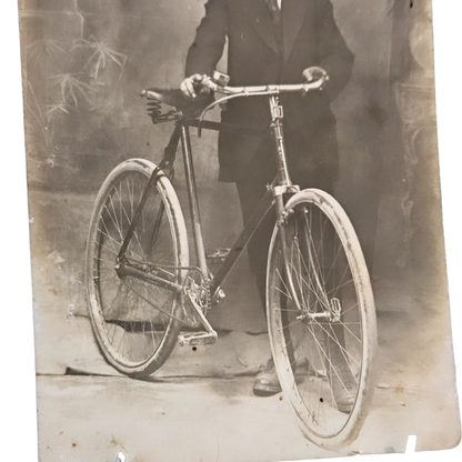 Niño en Bicicleta - Postal