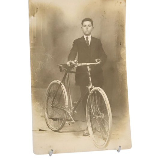 Niño en Bicicleta - Postal