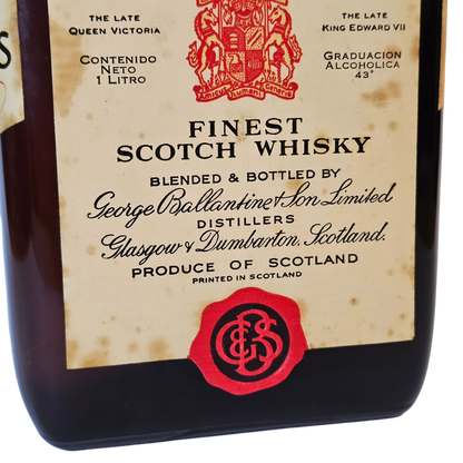 Antigua Botella Whisky Ballantine’s Sellada