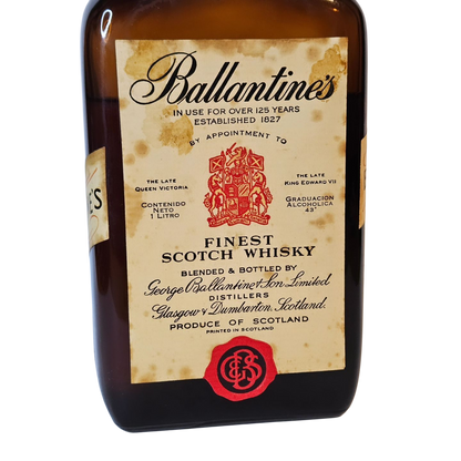 Antigua Botella Whisky Ballantine’s Sellada