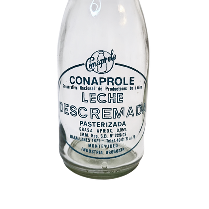 Botella leche descremada Conaprole